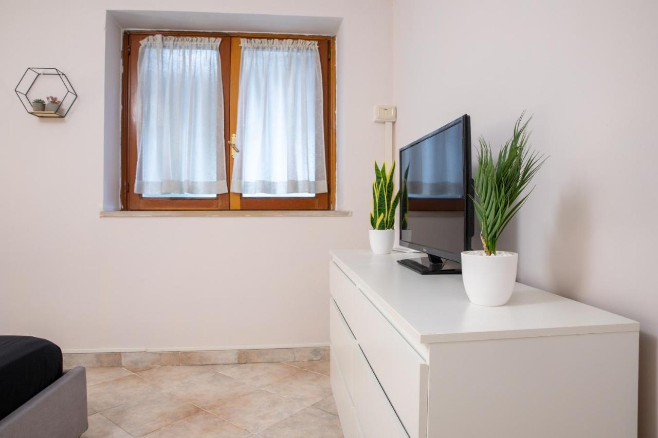 Suite Gli Ulivi Colonna Екстериор снимка