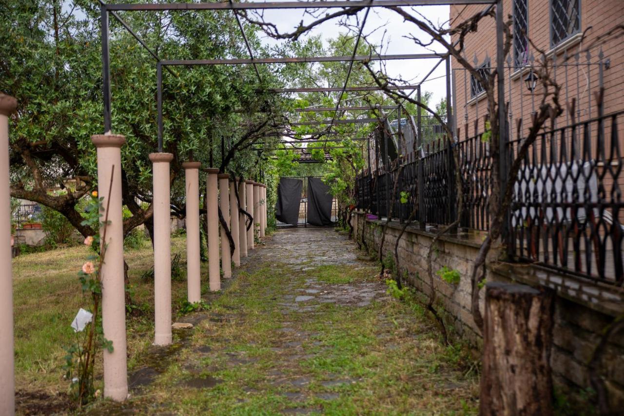 Suite Gli Ulivi Colonna Екстериор снимка
