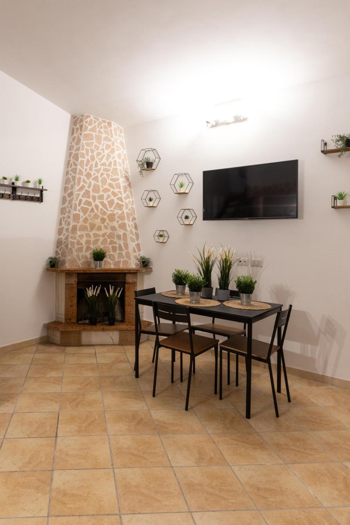 Suite Gli Ulivi Colonna Екстериор снимка